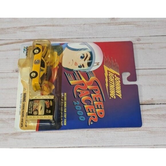 Johnny Lightning Speed Racer 2000 Yellow Die-Cast Car & Carded Token - Picture 3 of 4